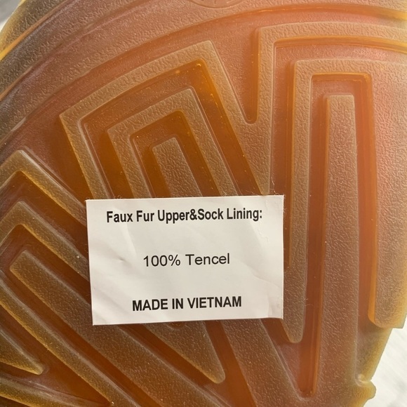 UGG Men’s Neumel Natural Ankle Chukka Boots - Picture 9 of 12